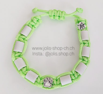 Art.-Nr.: 7004-6          EM-Keramik Zecken- und Flohhalsband verstellbar   20cm-26cm (Pistache mit silbernem Anhänger)         Preis: CHF 16.-