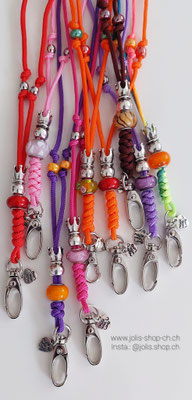 Art.-Nr.: 7003 / Hundepfeifenband mit Glasperle und Silberkrone in div. Farben   pro Stück / mit Pfeife CHF 17.- / ohne Pfeife CHF 12.-