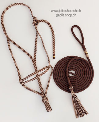 Art.-Nr.: 2066 / Knotenloses-Halfter 1,5cm breit / Grösse FULL und Bodenarbeitsseil 10mm Seil (4m lang)  mit Zottelklatsche und Loop / Preis: CHF 65.-