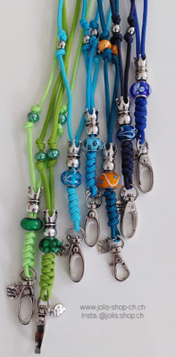 Art.-Nr.: 7003 / Hundepfeifenband mit Glasperle und Silberkrone in div. Farben   pro Stück / mit Pfeife CHF 17.- / ohne Pfeife CHF 12.-