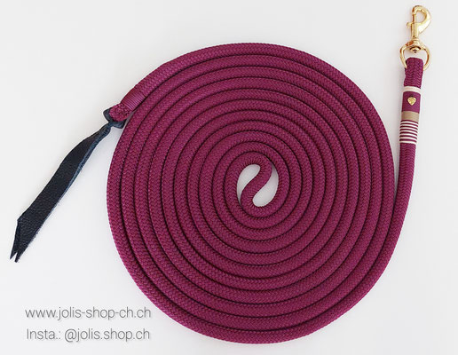 Art.-Nr.: 2070 / Bodenarbeitsseil 12mm Seil, Farbe: Aubergine (660m lang)  mit Lederklatsche und goldem Karabiner / Preis: CHF 53.00