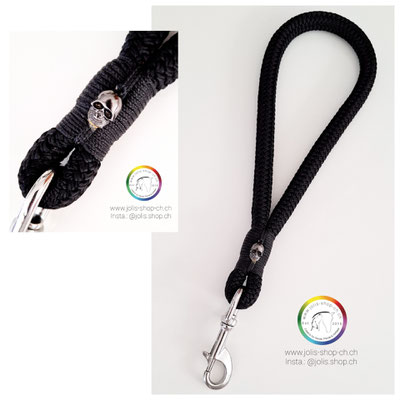 Art.-Nr. : 7038  Handschlaufe mit grossem Karabiner Silber, Farbe: Schwarz    Total Preis: CHF 25.-