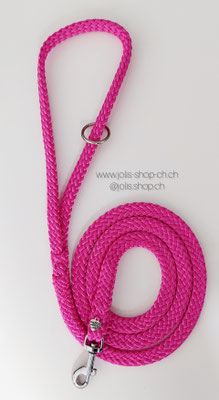 Art.-Nr.: 6033  / Federleichte Flachseilleine 1.3cm breit  / ca.130cm lang / Mit Handschlaufe und Mini-Karabiner          Preis: CHF 25.-