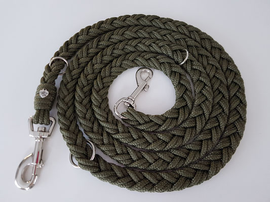 Art.-Nr.: 6002-2 / Hundeleine 200cm (2cm breit) 2x grosse Karabiner  (für mittel- bis grosse Hunde)   Olivgrün          Preis: CHF 37.-