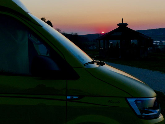 Schönes Abendpanorama mit neuem T6 auf der Schwäbischen Alb.