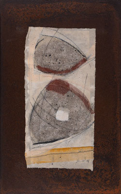 Relikt, 2019, 48 x 30 cm, Asche, Pigmente, Sand auf Papier und Eisen