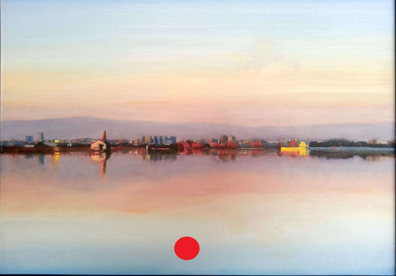 Atardecer en Alfafar con edificios reflejados en el agua, cielo rosado y tonos cálidos sobre la Albufera.