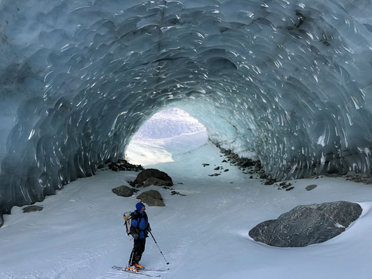 Naturwunder Gletschertunnel Gornergletscher