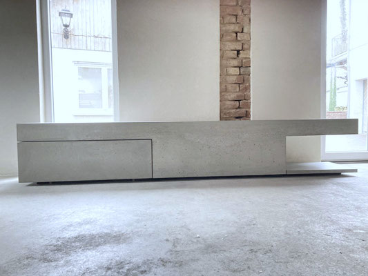 beton , lowboard , betonlowboard , betonsideboard , schublade , kommode , schrank , betonregal , tv-rack , tv-bank . grau , anthrazit , weiß , bauhaus , modern , zeitlos