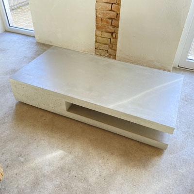 Beton Couchtisch ,  Beton Tisch , Beton Möbel , Beistelltisch , Stein , Grau , Anthrazit , Dunkelgrau , Schwarz , Betonoptik , Mainz , Mannheim , Frankfurt , Wiesbaden , Ludwigshafen