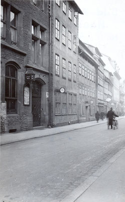 Göttinger Polizeiwache vor dem Umbau des Stadthauses 1935. Foto: Städtisches Museum Göttingen