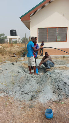 BOLGATANGA comunità Ghana Federation of Disability – Pozzo d'acqua con pompa elettrica. 