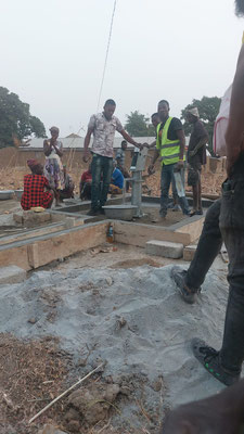 BOLGATANGA comunità Ghana Federation of Disability – Pozzo d'acqua con pompa elettrica. 