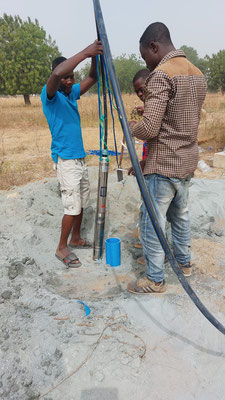 BOLGATANGA comunità Ghana Federation of Disability – Pozzo d'acqua con pompa elettrica. 