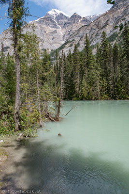 Mount Robson, Kinney Lake