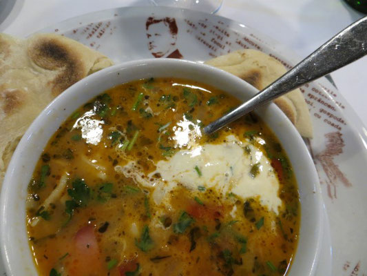 Eine Ciorba de legume (Gemüsesuppe)