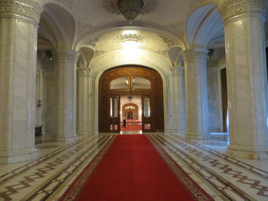 Entlang des roten Teppiches