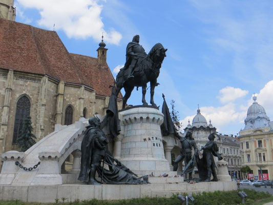 Cluj mit Reiterstandbild des ungarischen Königs Mathias Corvinus (Matei Corvin)