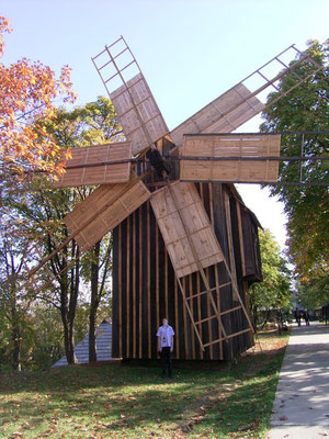 Alte Windmühle im Dorfmuseum