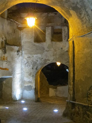 Torbögen der Wehranlage