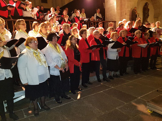 Chant commun "Ave Maria" de Caccini par les chorales de "La Voix des Volcans" de Chamalières et "Volcalise de la Bourboule