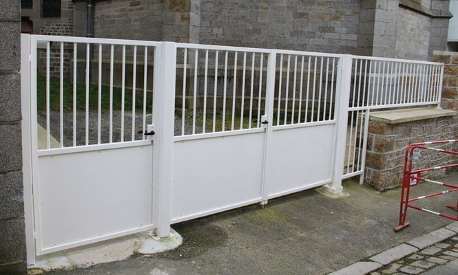 CMC Métallerie Avranches(50)-Portail et Portillon acier galvanisé thermolaqué