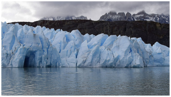 Glacier Grey •  Parque Nacional Torres del Paine