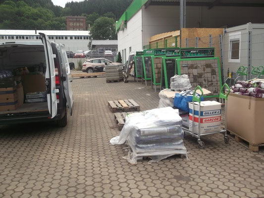 Spende vom Raiffeisenmarkt im Hochwassergebiet Schleiden