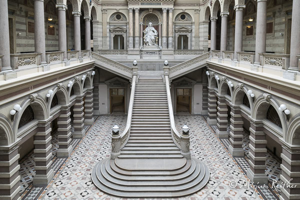 Aula des Justizpalastes 