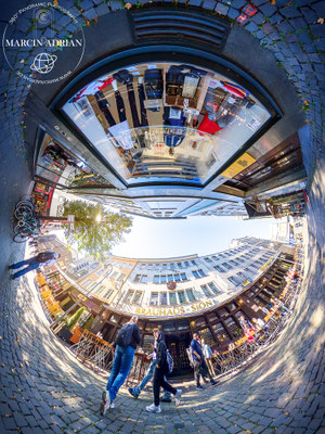 Kölner Altstadt- und Brauhauswanderung, Brauhaus Sion in Köln 360° Panorama Virtual Reality Touren und 360° Tiny Planet Content Creator, Marcin Adrian Fotograf aus Wesseling in NRW 360° Panorama ersteller in Deutschland