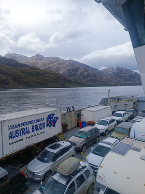 Fährenfahrt von Caleta Tortel nach Puerto Natales (44 Std)
