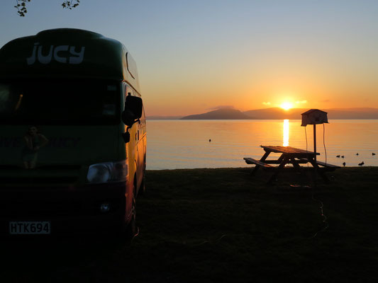 Sonnenaufgang am Lake Rotorua