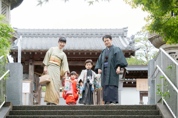 七五三 塩竃神社 名古屋市 ロケーション撮影 3歳女の子 5歳男の子 全員着物
