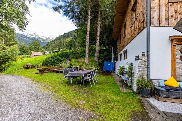 Alpenchalet Silbertal - Ausstattung im und ums Haus herum