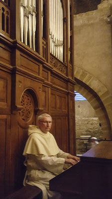 Frère Jean-Daniel à l'orgue