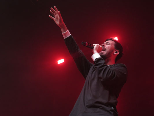 Mike Shinoda Linkin Park S Finest Rap Stopped By In Zurich