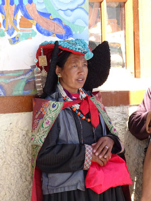 Femme en tenue traditionnelle