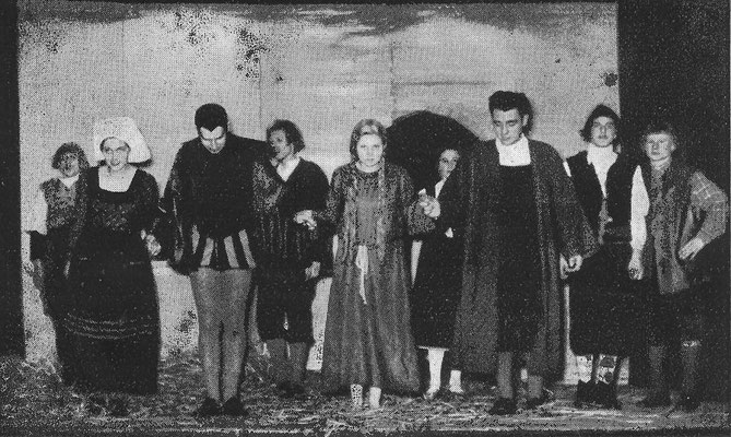 ca. 1956: Darsteller des Urfaust (2. von Links: Biermann), Foto O. Hauck