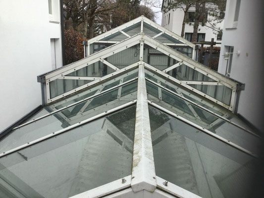 Glasdachreinigung in München (vorher)