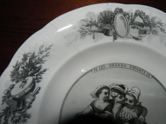 Série de 6 assiettes parlantes "Les grands enfants" Creil et Montereau, XIXème