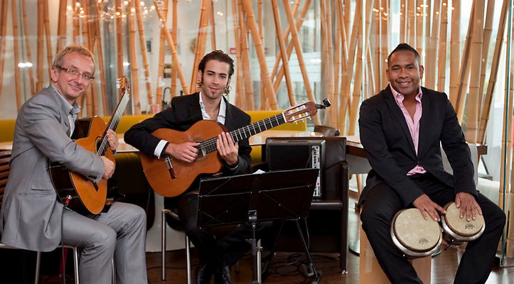 Acoustic Latin Guitars als Duo oder Band - Instrumentale Musik aus Spanien und Lateinamerika 