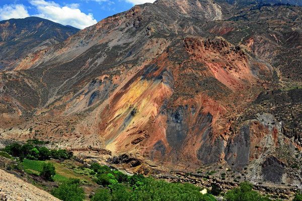 Die Berge haben wunderbare Farben.