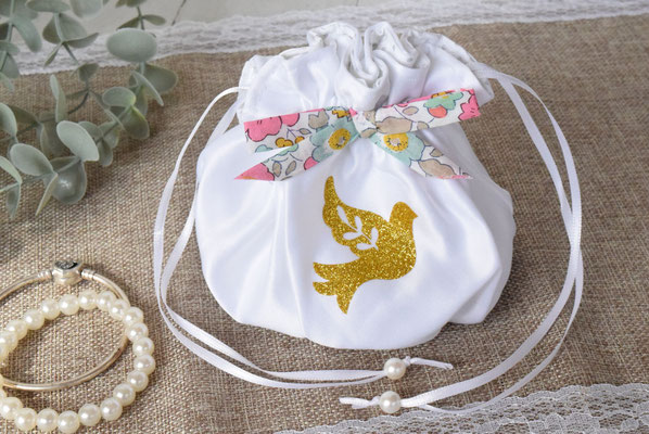 sac bourse aumonière colombe doré et ruban liberty sur sac blanc baptême