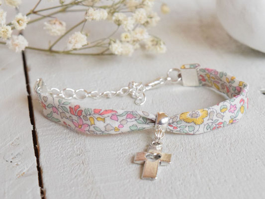 bracelet cérémonie, bracelet mariage, bijoux mariage, bracelet femme élégant, accessoire mariage, bijoux cérémonie, bracelet fait main, bracelet artisanal, bracelet invité mariage, bracelet mariée