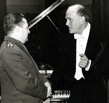 Sviatoslav Richter with Gregory Freylekhman (from Zhsitomir). Minsk, 60-th.