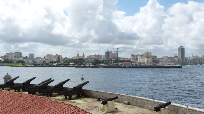 Uitzicht over Habana viejo vanaf het fort