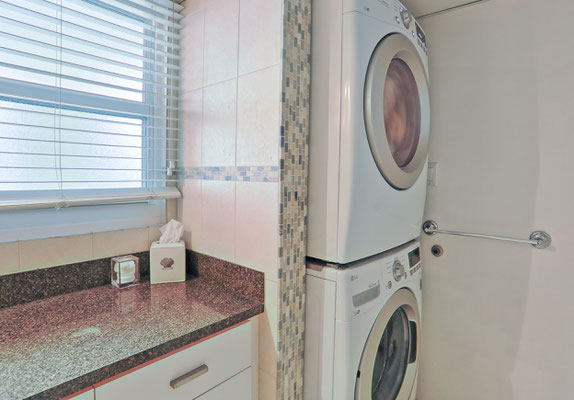 Cayman Reef #36 with Washer and Dryer in condo