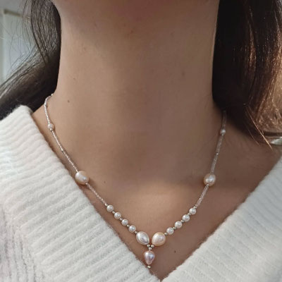 Edel und verspielt ist die Kollektion PEARLCESS aus eigener Manufaktur in Lübeck