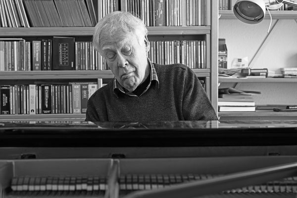 Geoffrey Madge, piano: Bach, Schubert en Schumann