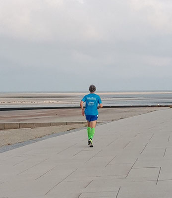 Läufer auf der Inselpromenade Borkum